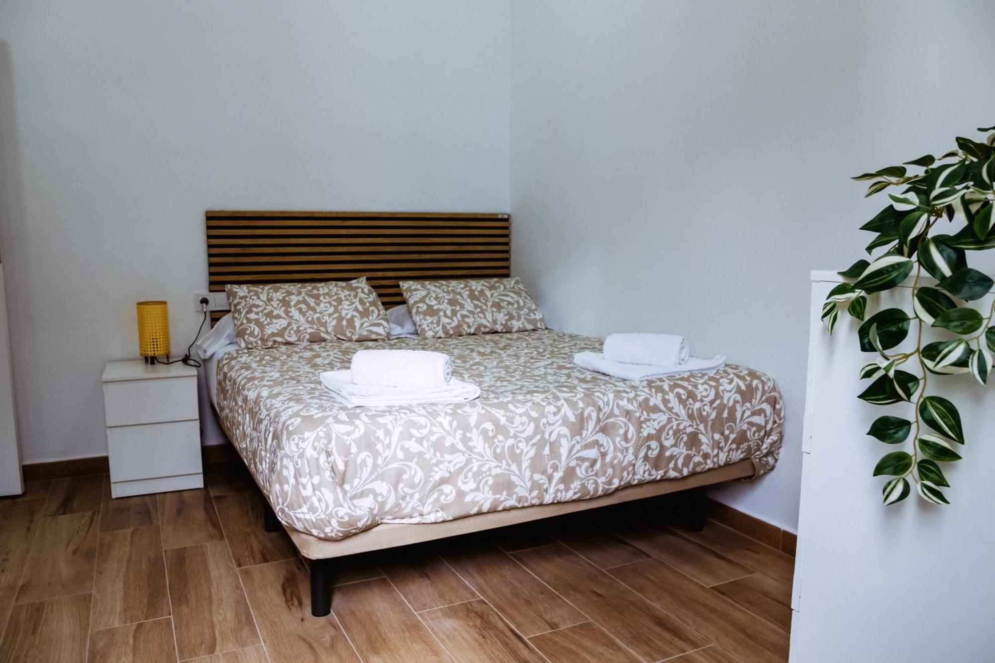 Triana Riverside Guesthouse 塞维利亚 外观 照片