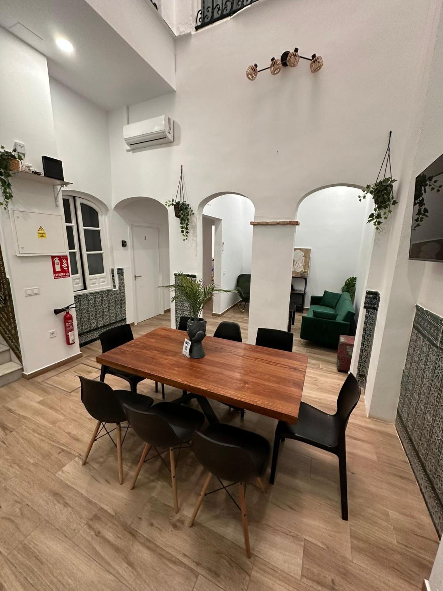 Triana Riverside Guesthouse 塞维利亚 外观 照片